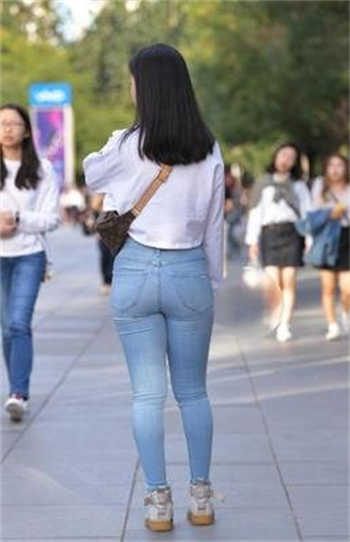 沈翘莫夜深紫趣阁
