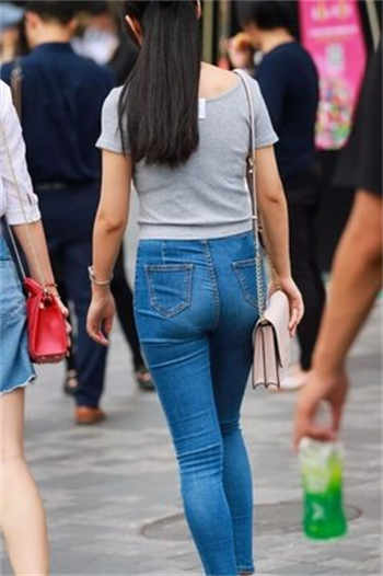 jk蹦裙子无安全裤擦边球