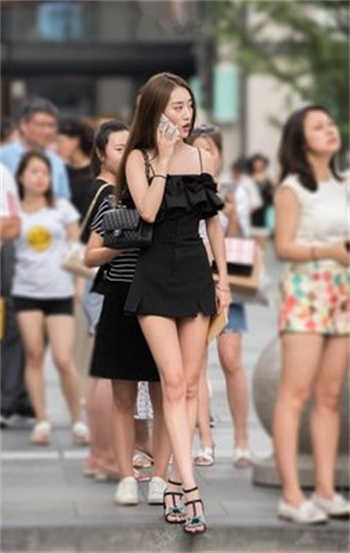 父母儿女一家换着草