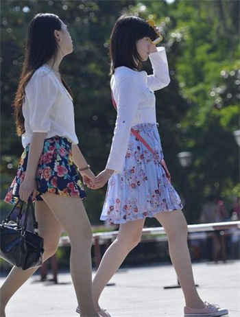白鹿ai换睑福利院