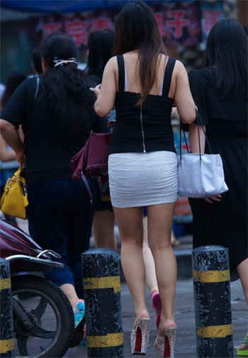 小凌兔打电话
