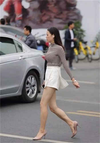 业绩不好体罚女员工sp