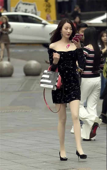白峰美诗简介