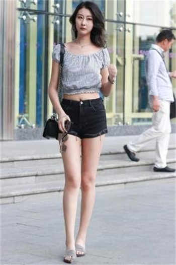 麻豆吴梦梦游泳