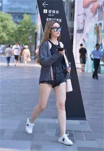 爱情公寓之咸鱼土豪