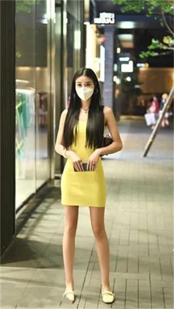 学校监控下学生情侣