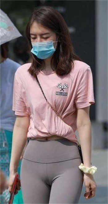 刑凳退裤杖责男子