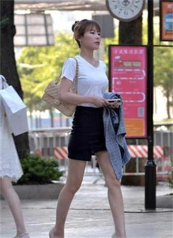 六年级女童白丝小脚丫