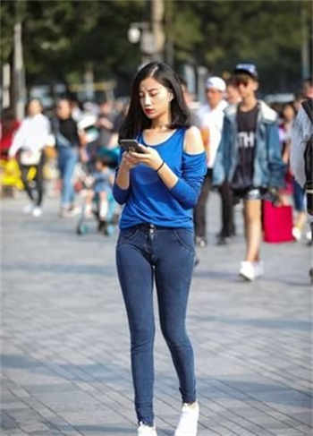长途车轮强诗瑾探亲
