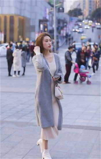 女主叫甜甜有个哥哥叫荣擎