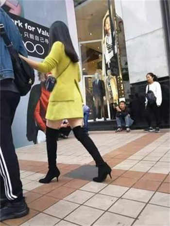 女校游泳课都光着照片55